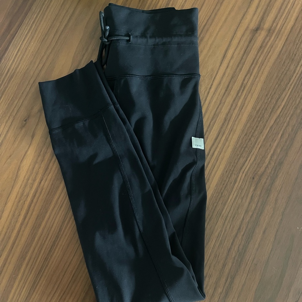 Black Vuori Drawstring Leggings